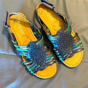 Leather Naturalizer Sandals size 8!